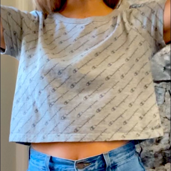 Champion Print Graphic Tee. Cropped. Size M. Grey - Picture 3 of 3